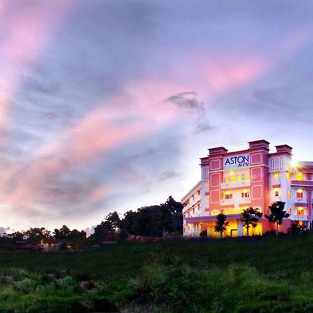 Aston Niu Manokwari Hotel & Conference Center Екстер'єр фото