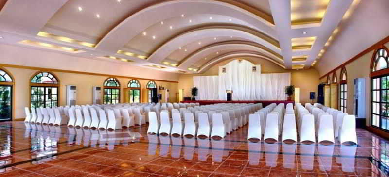 Aston Niu Manokwari Hotel & Conference Center Екстер'єр фото