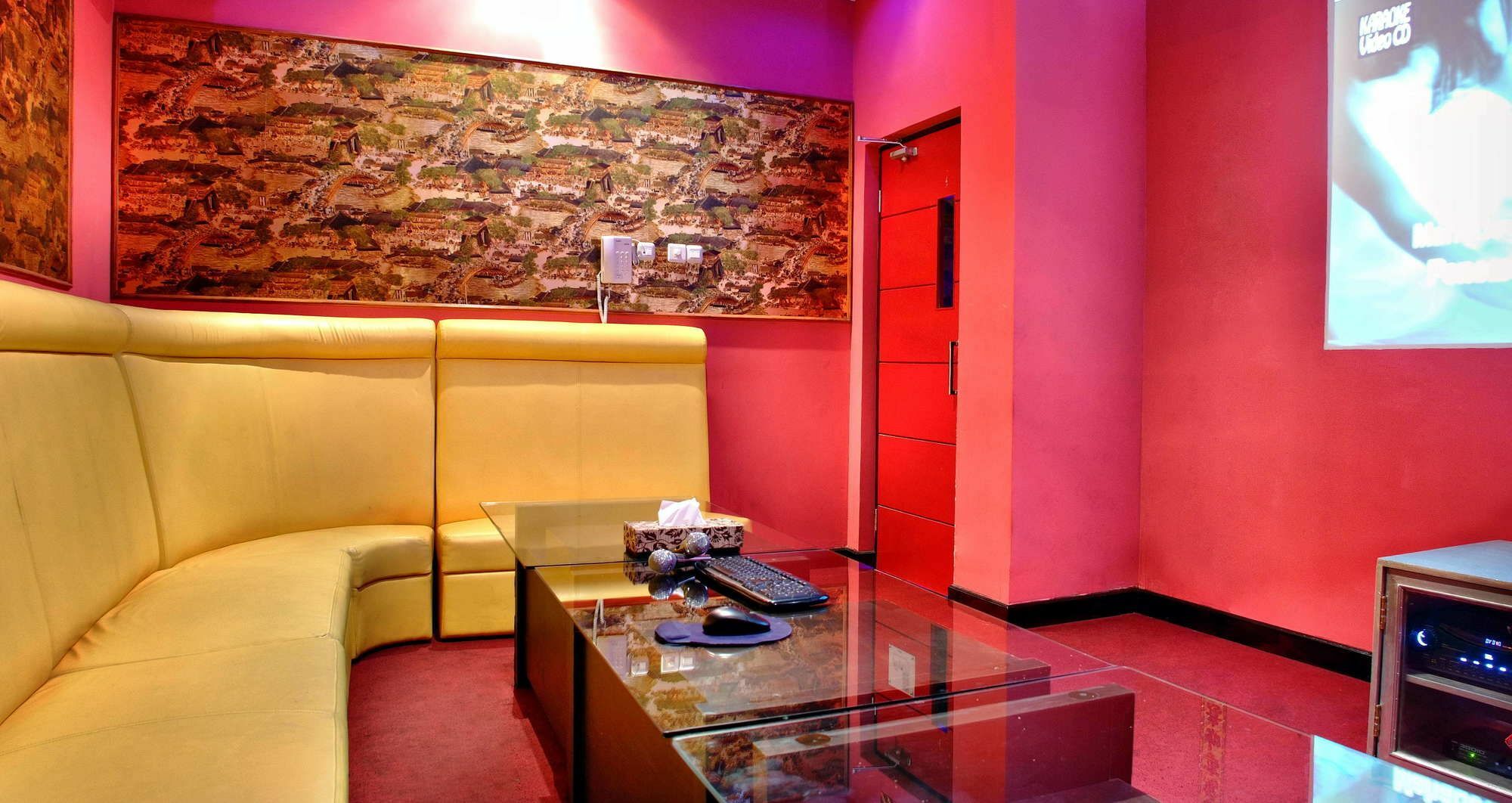 Aston Niu Manokwari Hotel & Conference Center Екстер'єр фото