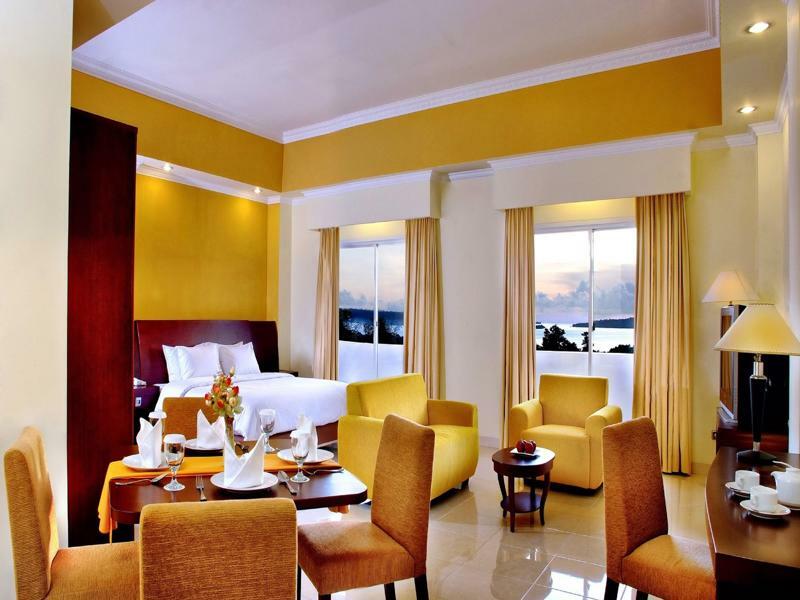 Aston Niu Manokwari Hotel & Conference Center Екстер'єр фото